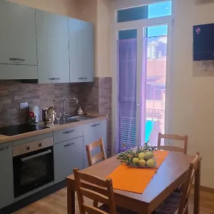 Orizzonte 5 Terre - Via Napoli 85, Stazione - Centro Storico La Spezia